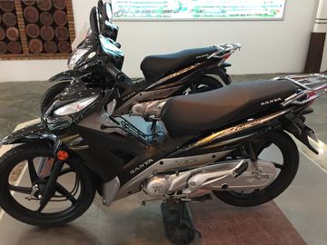 Porcellana 110CC motociclo autoalimentato EngineGas, riflettore elastico di Seat LED della bici di Sanya fornitore